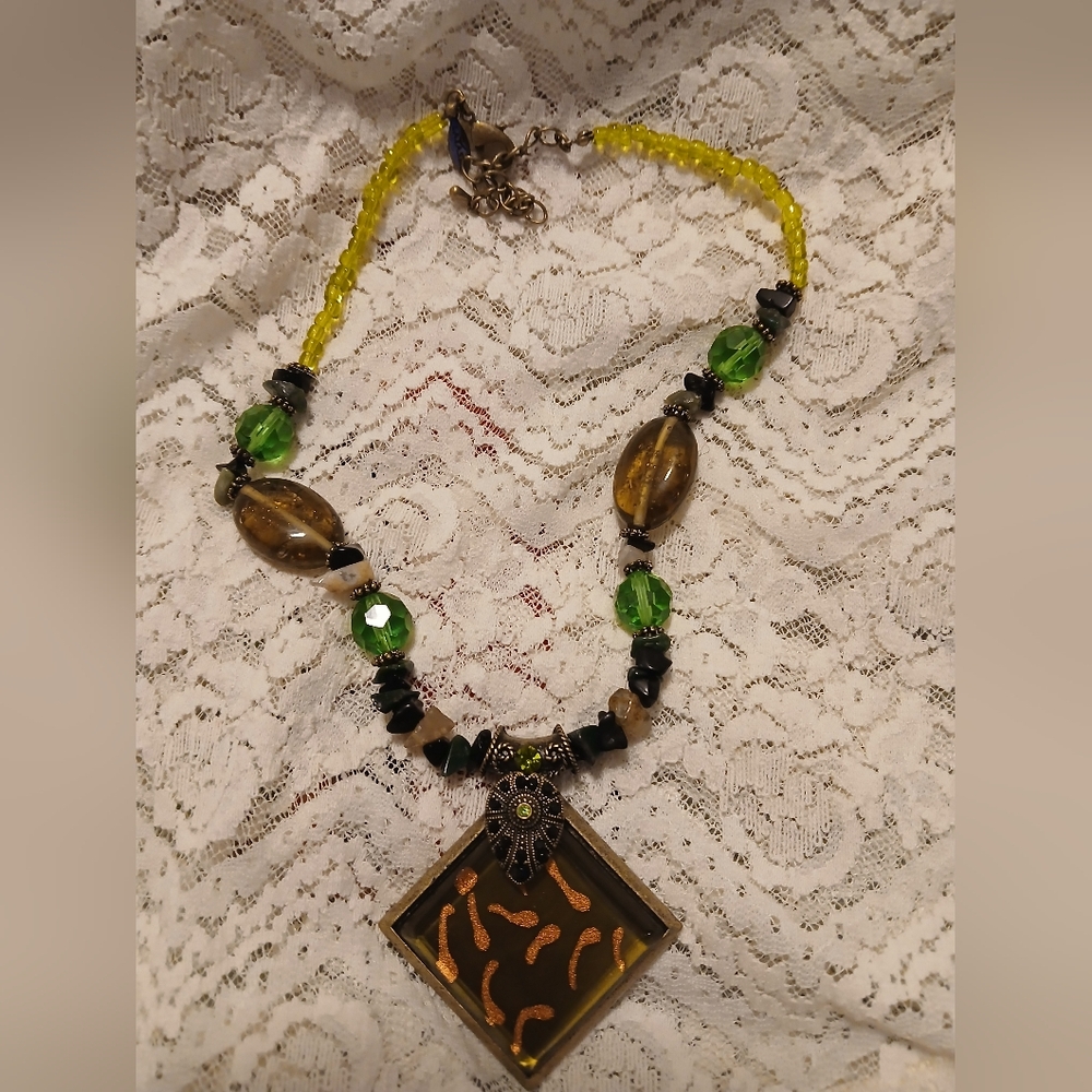 LATASIA Artisan Green & Gold Beaded Accent Necklace Acrylic Triangle Piece Nice